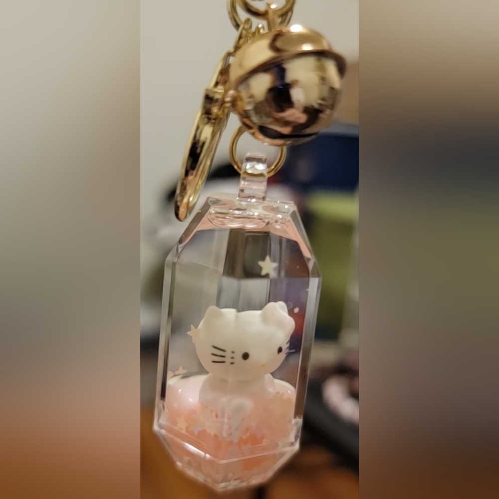 Hello Kitty Sand Keychain/Bag Charm - Picture 3 of 4